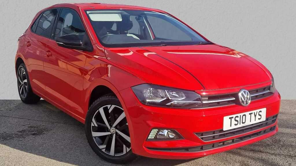 Compare Volkswagen Polo 1.0 Evo Beats TS10TYS Red