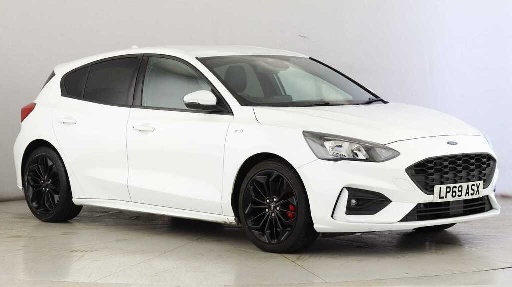 Compare Ford Focus 1.0 Ecoboost 125 St-line X LP69ASX White