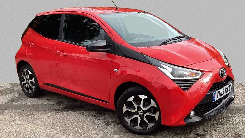 Compare Toyota Aygo 1.0 Vvt-i X-trend VN19KCY Red