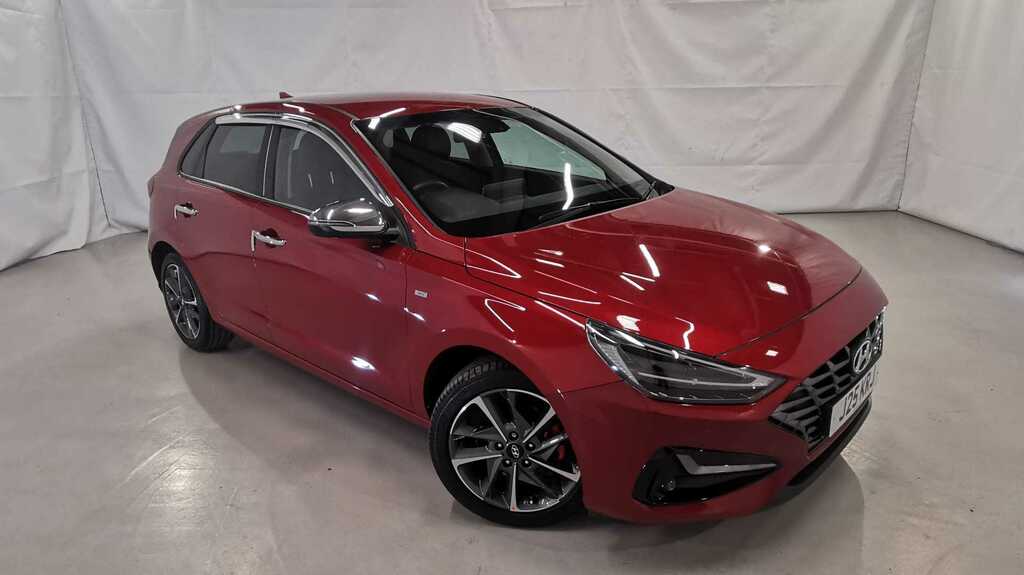 Compare Hyundai I30 1.0T Gdi Premium J25KRJ Red