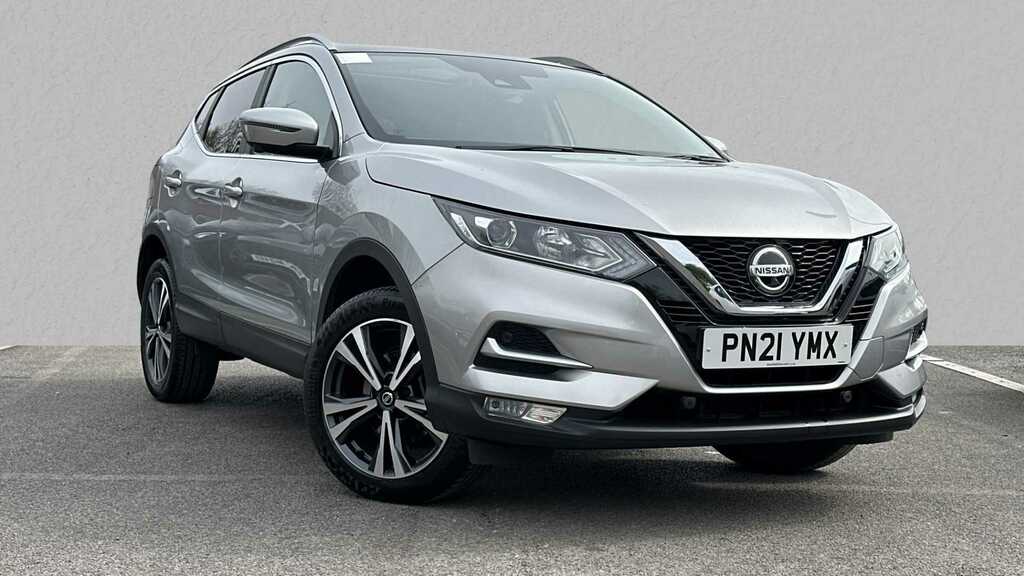 Compare Nissan Qashqai 1.3 Dig-t 160 157 N-connecta Dct Glass Roof PN21YMX Silver
