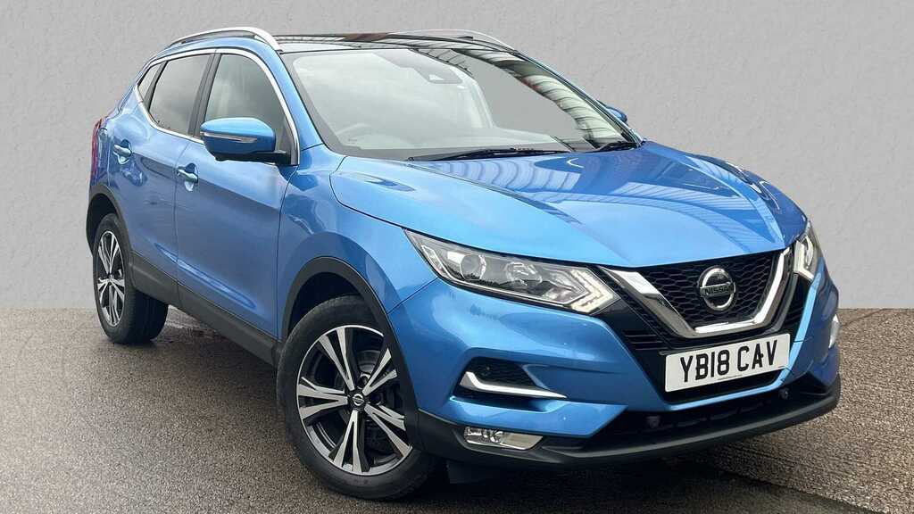 Compare Nissan Qashqai 1.2 Dig-t N-connecta Glass Roof Pack YB18CAV Blue
