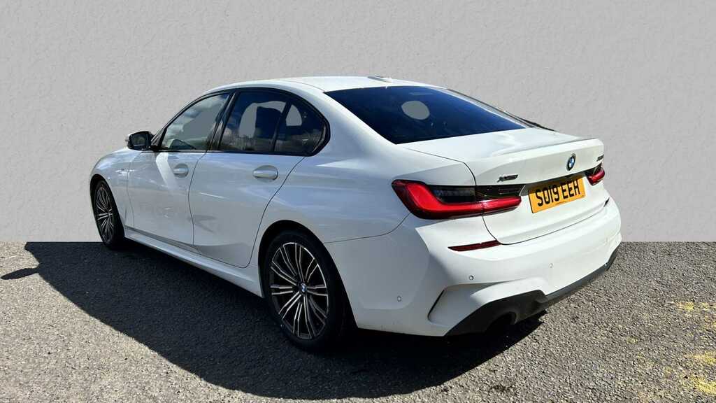 Compare BMW 3 Series 320D Xdrive M Sport Step SO19EEH White