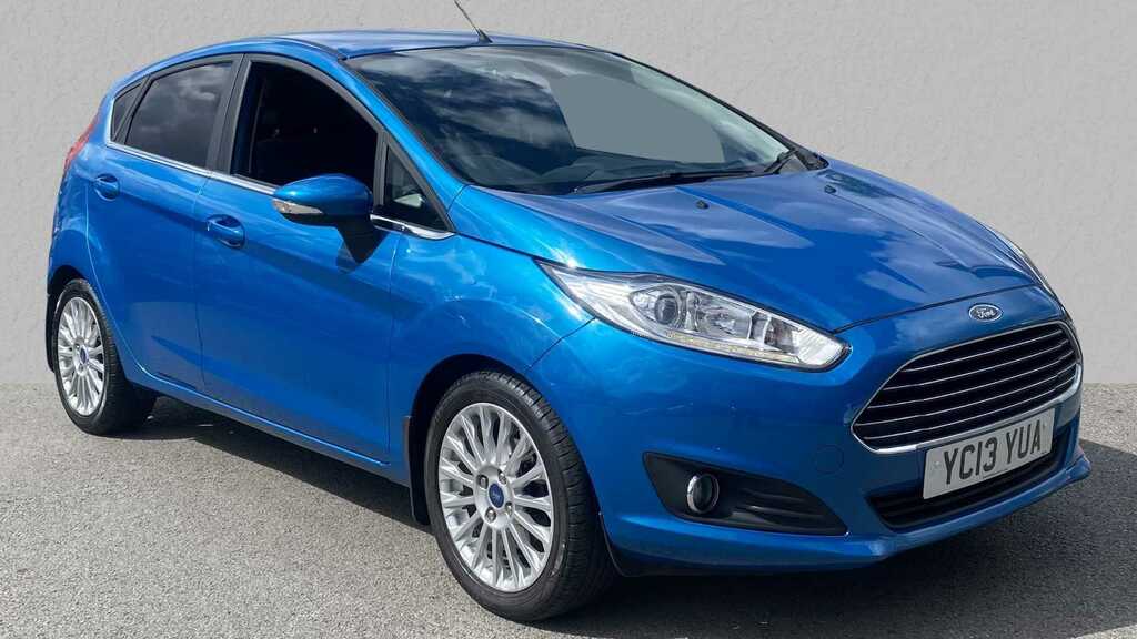 Compare Ford Fiesta 1.0 Ecoboost Titanium YC13YUA Blue