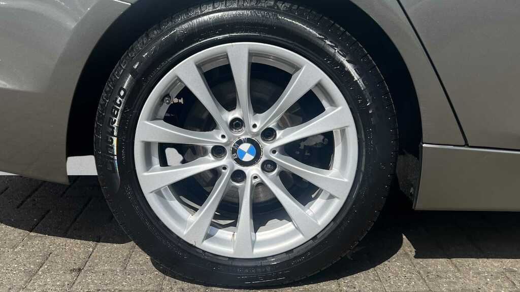 Compare BMW 3 Series 320I Se Step WT17BYP Silver