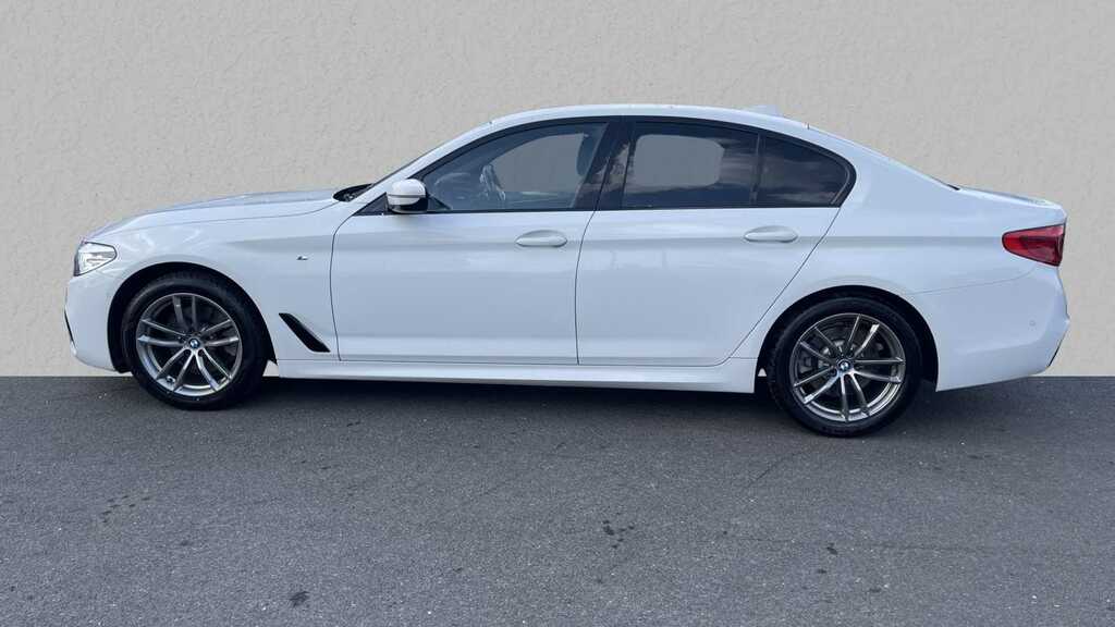 Compare BMW 5 Series 520D M Sport YE69UTJ White