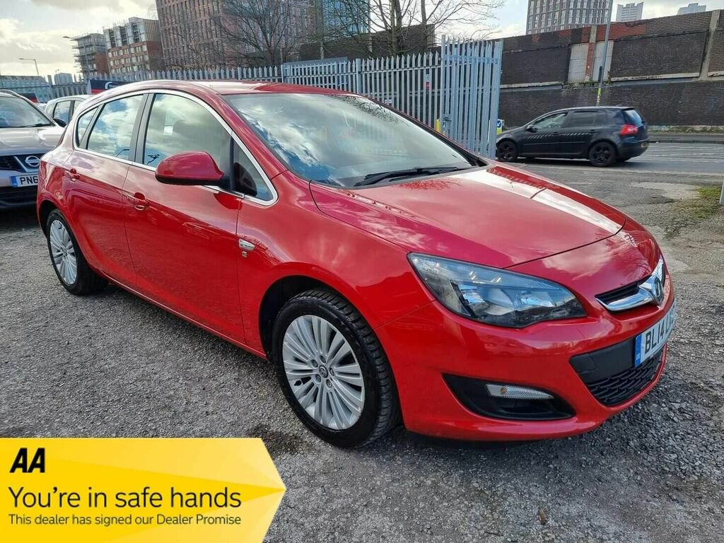 Compare Vauxhall Astra Hatchback 1.4 16V Excite Euro 5 201414 BL14LXC Red