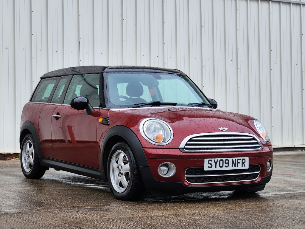Compare Mini Clubman 1.6 Cooper D SY09NFR Red