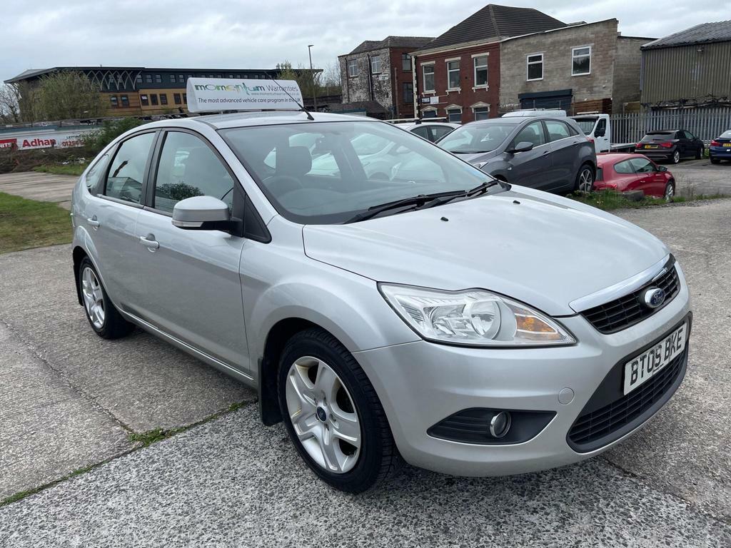 Compare Ford Focus 1.6 Style BT09BKE Silver