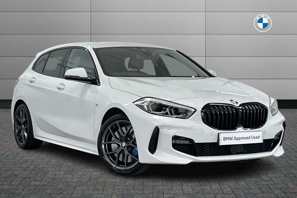Compare BMW 1 Series 118I M Sport EJ21GPX White