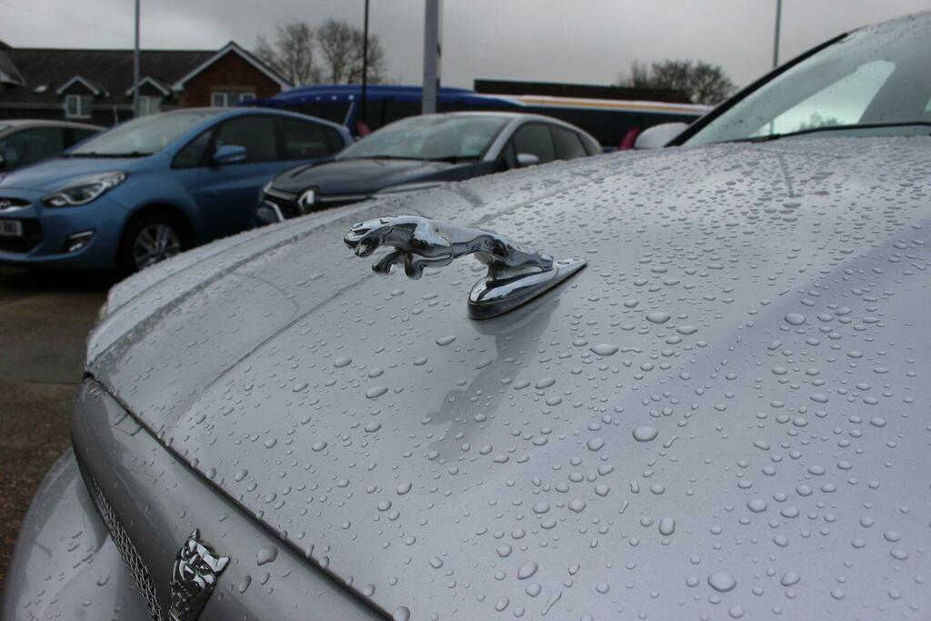 Compare Jaguar X-Type Estate 2.5 V6 Sport Premium 2006 DA55XXN Silver