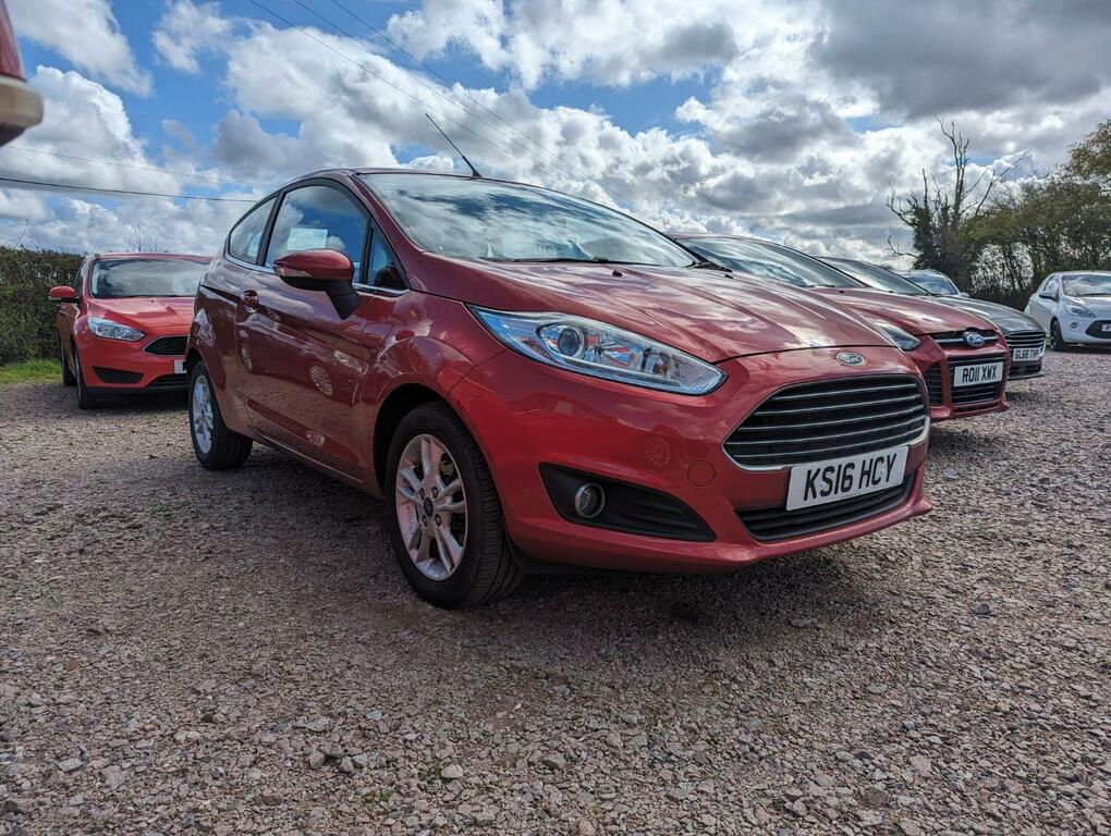 Compare Ford Fiesta Hatchback 1.25 Zetec 201616 KS16HCY Red