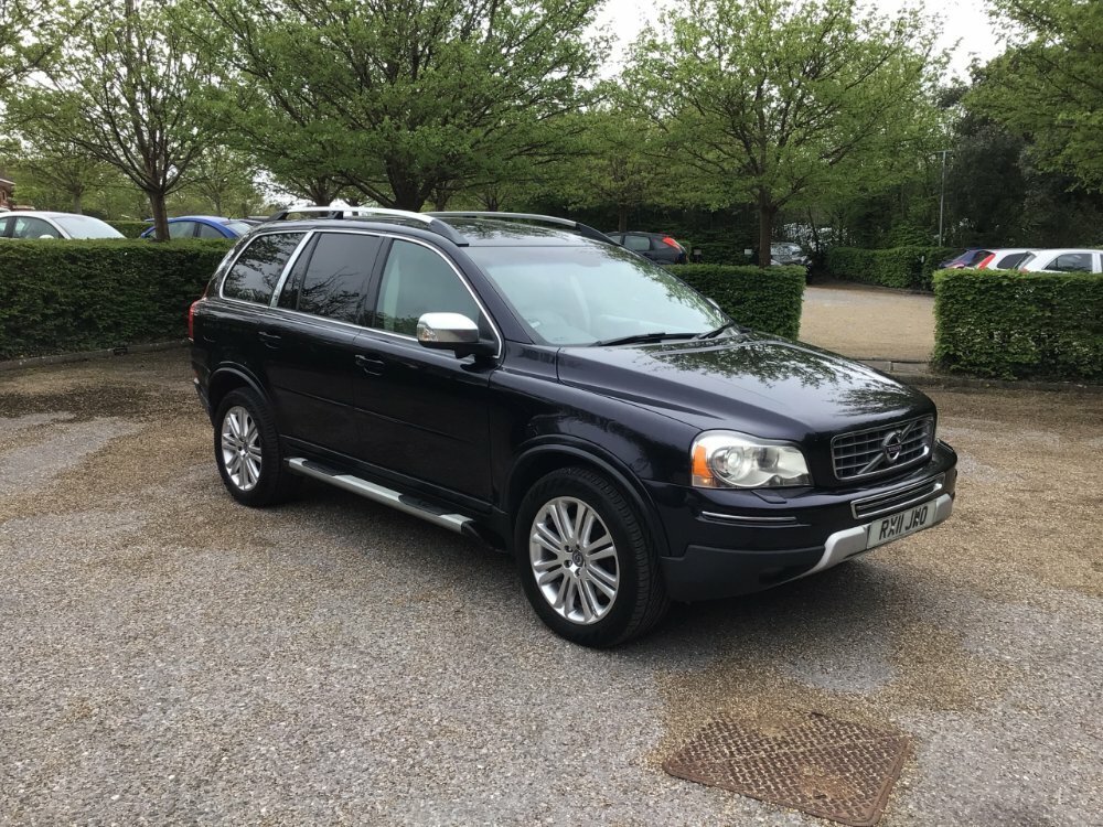 Compare Volvo XC90 2.4 D5 200 Executive Geartronic RX11JWO Blue