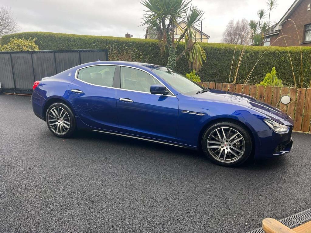 Compare Maserati Ghibli 3.0D V6 Zf Euro 5 Ss  Blue