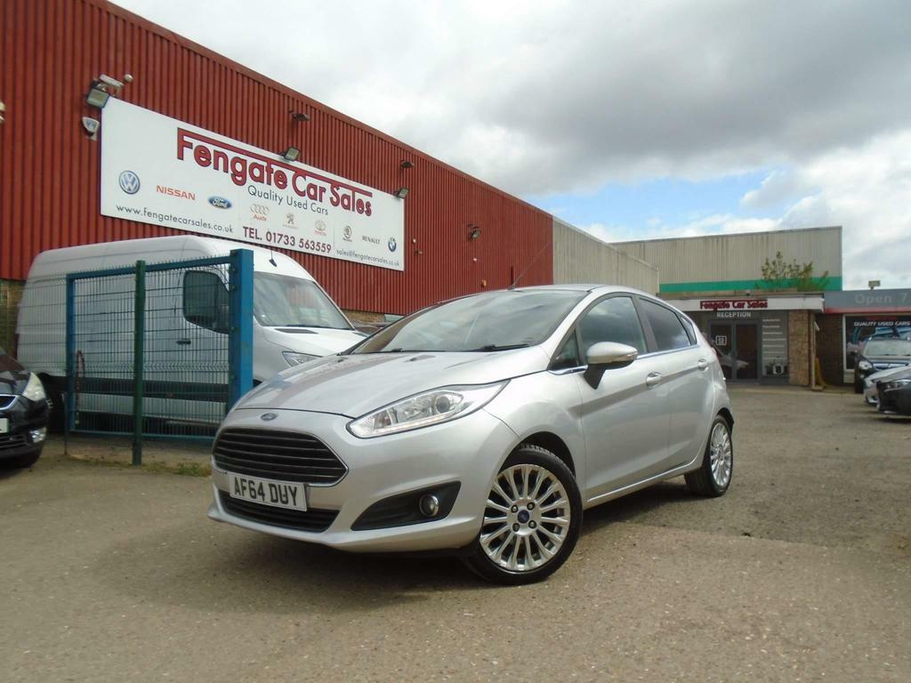 Compare Ford Fiesta 1.0T Ecoboost Titanium Powershift Euro 5 AF64DUY Silver