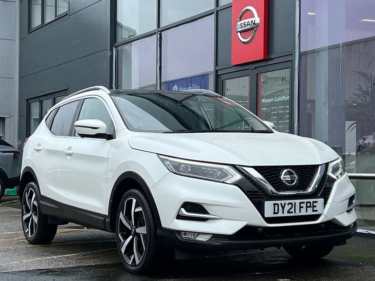 Compare Nissan Qashqai 1.3 Dig-t 160 157 N-motion Dct DY21FPE White