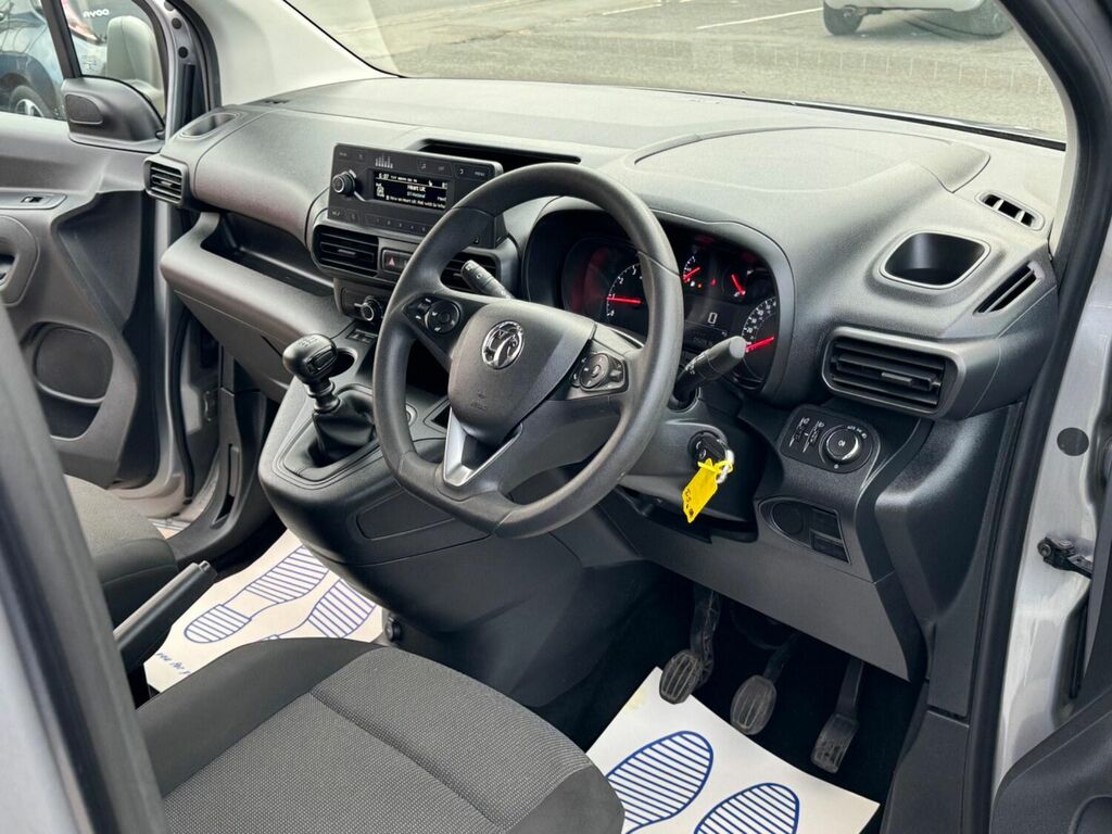Compare Vauxhall Combo Panel Van 1.5 Turbo D 2300 Dynamic L1 H1 Euro 6 YM71NVU Grey