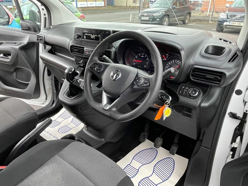 Vauxhall Combo Panel Van 1.5 Turbo D 2000 Sportive L1 H1 Euro 6 White #1