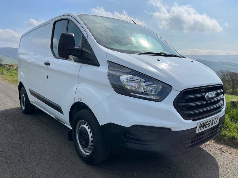 Compare Ford Transit Custom 2.0 Tdci 105Ps Low Roof Van MM68KTX White