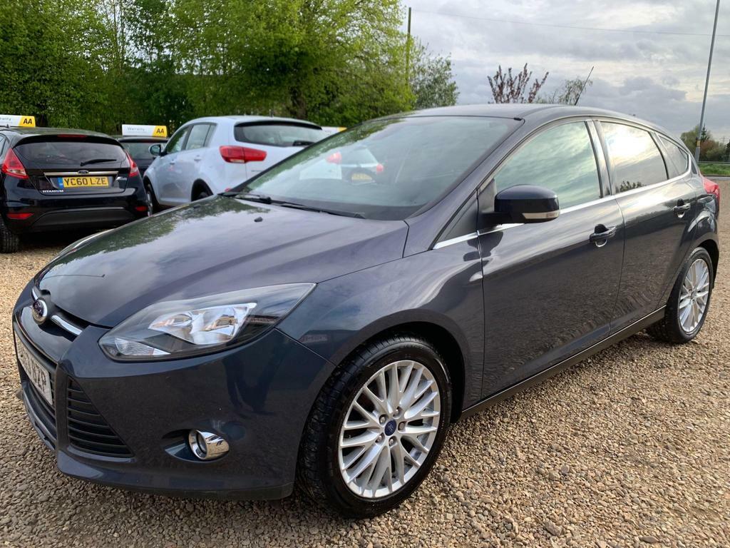 Compare Ford Focus 1.0T Ecoboost Zetec Euro 5 Ss A063BZP Grey