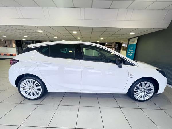 Compare Vauxhall Astra Hatchback NC21AHL White