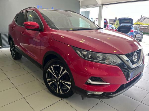 Compare Nissan Qashqai Hatchback YL70LCA Red