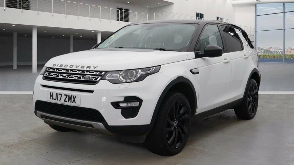 Compare Land Rover Discovery 2.0 Td4 Hse 180 Bhp HJ17ZMX White