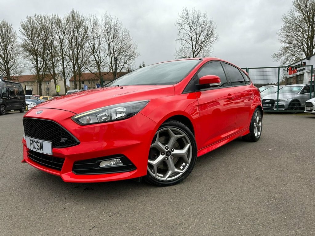 Compare Ford Focus 2.0 St-2 247 Bhp SW17ODS Red
