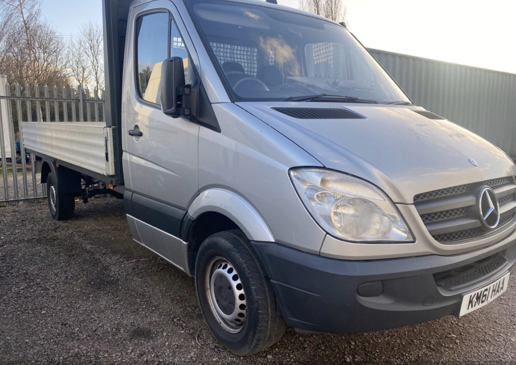 Compare Mercedes-Benz Sprinter 2.1 Cdi Blue Efficiency 313 Chassis Cab Lwb KM61HAA Silver