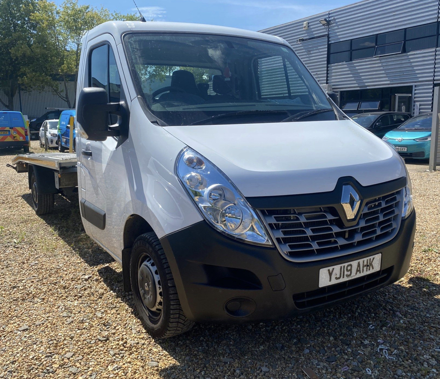 Compare Renault Master Transporter 2.3 Dci 35 Business Fwd Xlwb Euro 6 YJ19AHK White