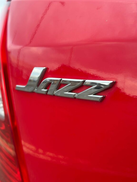 Compare Honda Jazz Jazz I-vtec S SP63UBA Red