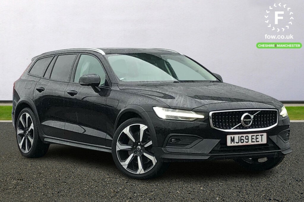 Compare Volvo V60 Cross Country 2.0 D4 190 Cross Country Awd MJ69EET Black