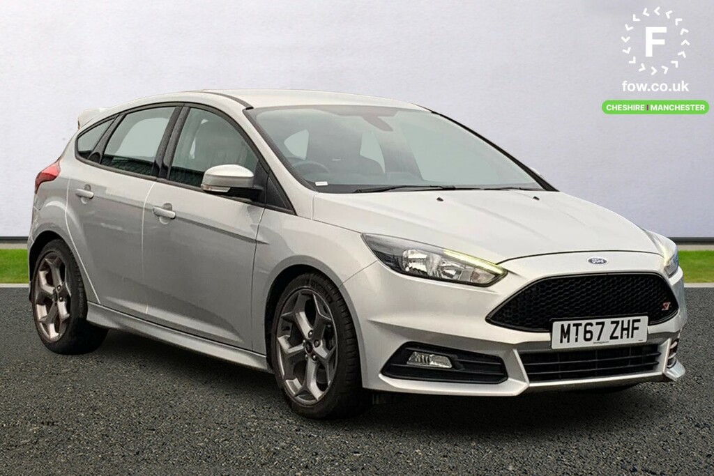 Compare Ford Focus 2.0 Tdci 185 St-2 Navigation MT67ZHF Silver
