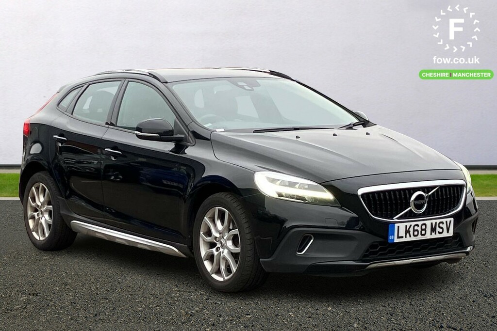 Compare Volvo V40 Cross Country D2 Cross Country LK68MSV Black