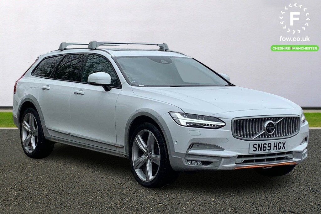 Compare Volvo V90 Cross Country 2.0 D5 Pp Cross Country Ocean Race Awd Grtron SN69HGX White