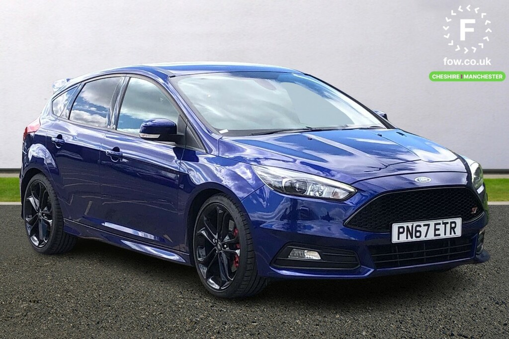 Compare Ford Focus 2.0T Ecoboost St-3 PN67ETR Blue