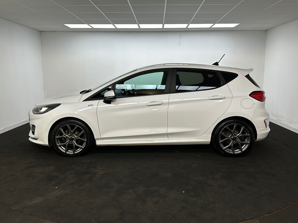 Compare Ford Fiesta St-line 1.0 100Ps EF72ODL White
