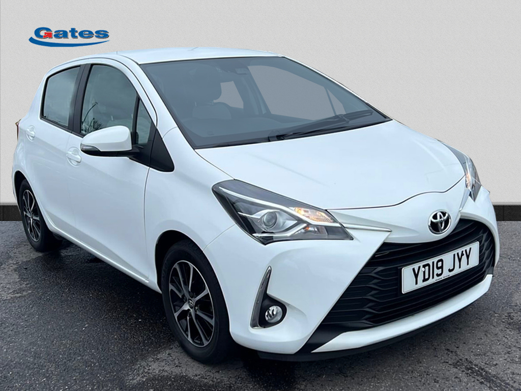 Compare Toyota Yaris Vvt-i Icon Tech YD19JYY White