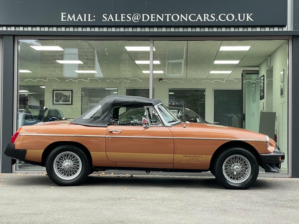 Compare MG MGB Roadster BWT346X Brown