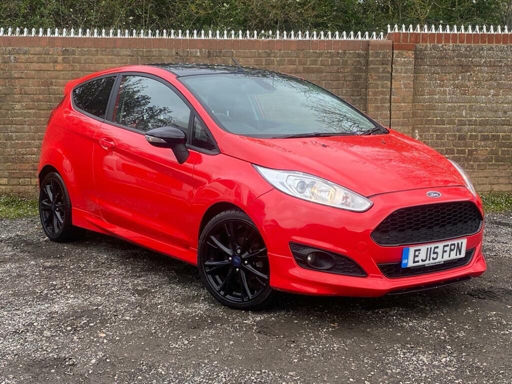 Compare Ford Fiesta Hatchback 1.0T EJ15FPN Red