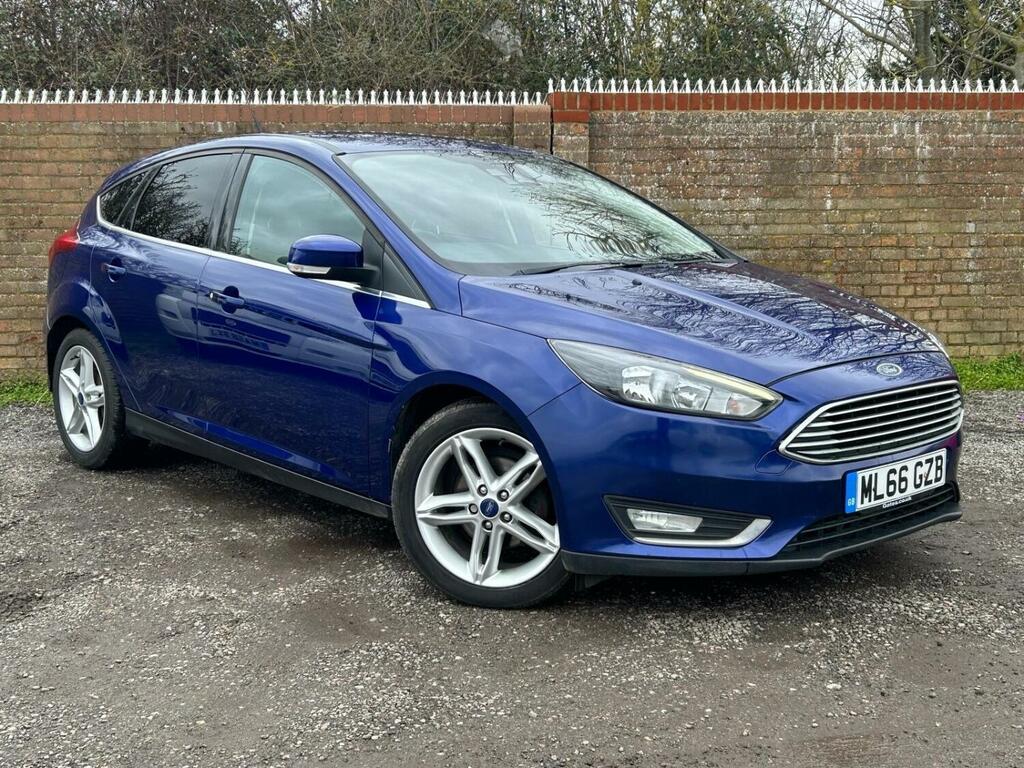 Compare Ford Focus Hatchback 1.5 ML66GZB Blue