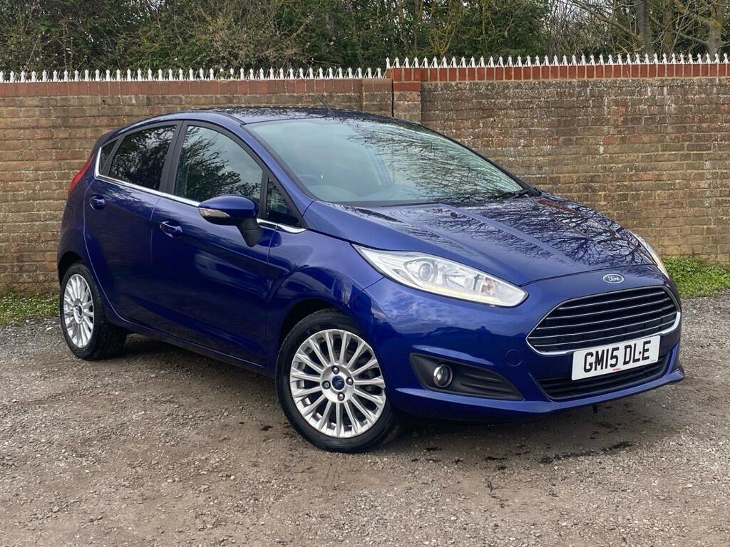 Compare Ford Fiesta Hatchback 1.0T GM15DLE Blue