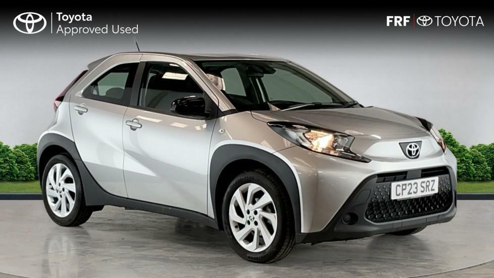 Compare Toyota Aygo X 1.0 Vvt-i Pure Euro 6 Ss CP23SRZ Silver