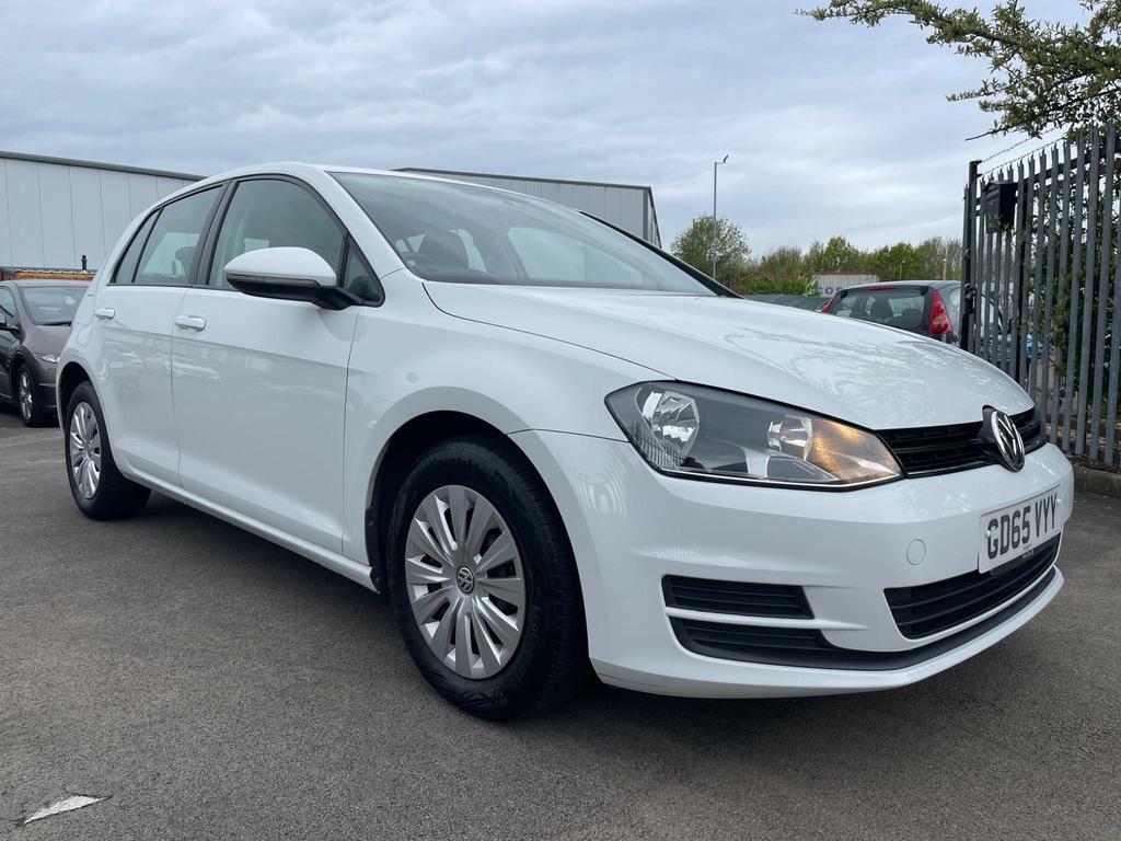 Compare Volkswagen Golf 1.4 Tsi Bluemotion Tech S Euro 5 Ss GD65VYY White