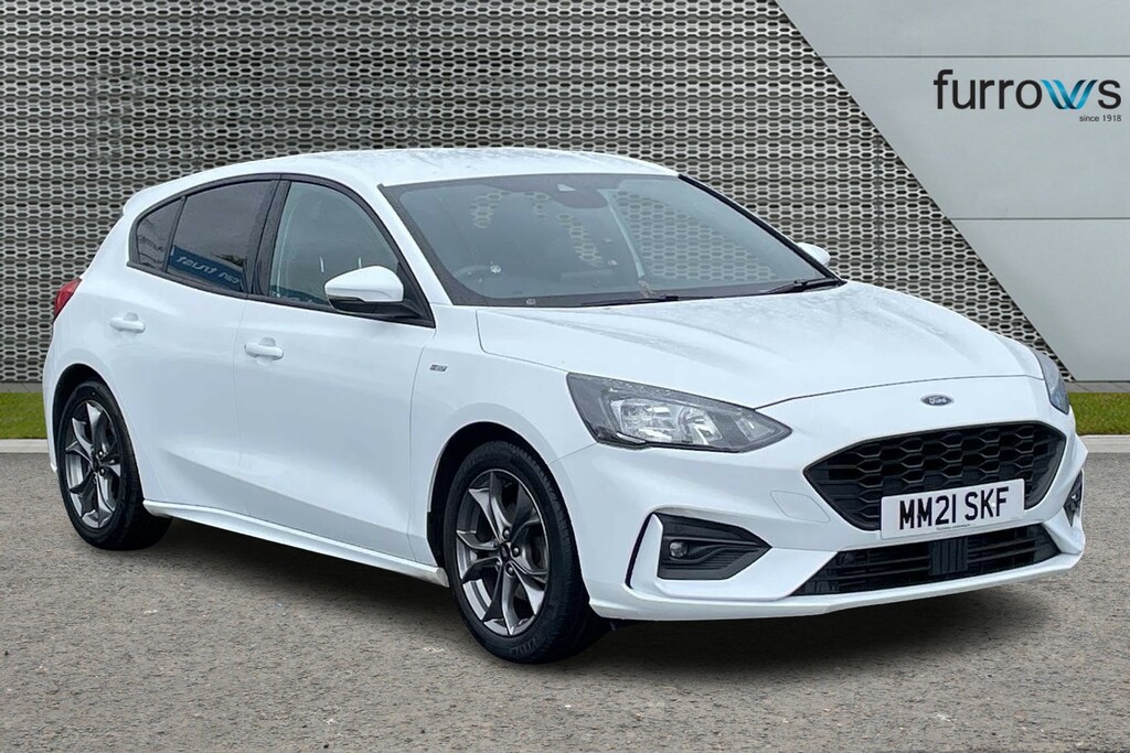Compare Ford Focus 1.0 Ecoboost Hybrid Mhev 125 St-line Edition MM21SKF White