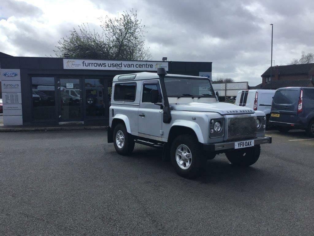 Land Rover Defender 90 90 2.4 Tdci Xs Station Wagon Silver #1