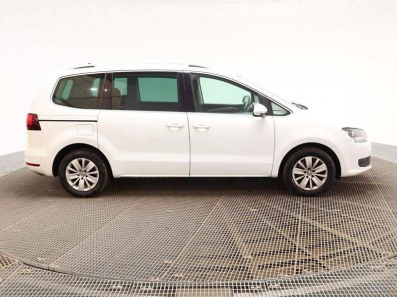 Compare Volkswagen Sharan Mpv LD21EMJ White