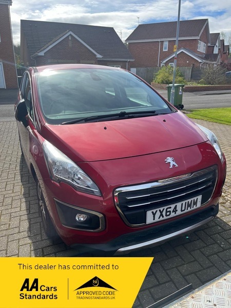 Compare Peugeot 3008 1.6 Hdi Active YX64UMM Red