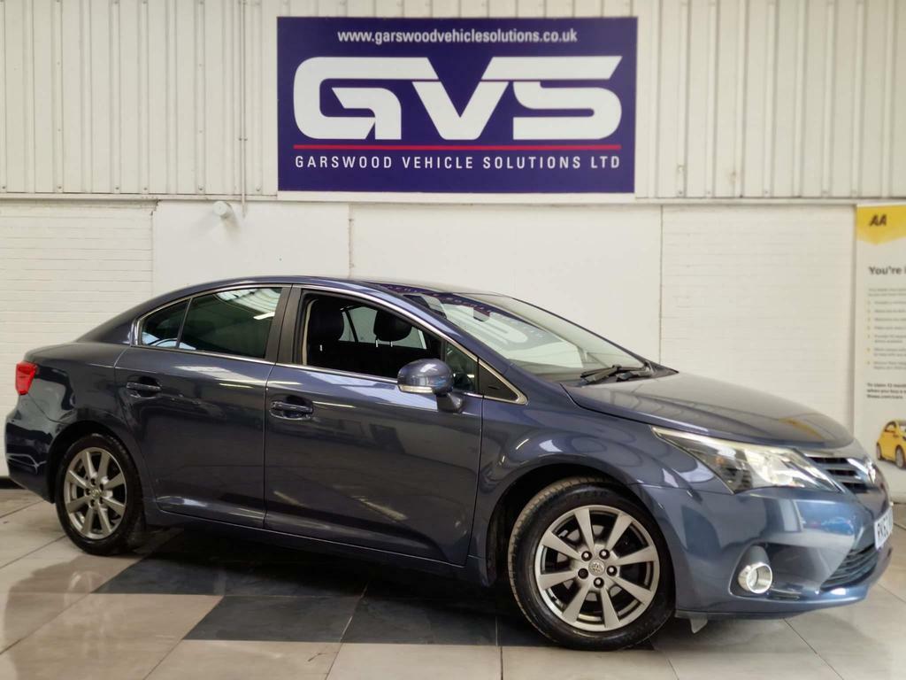 Compare Toyota Avensis 1.8 V-matic T4 Euro 5 RK62VAY Blue