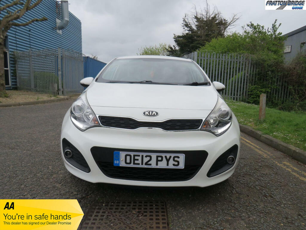 Compare Kia RIO Hatchback 1.4 3 Full Dealer History, Just 1 Owner OE12PYS White